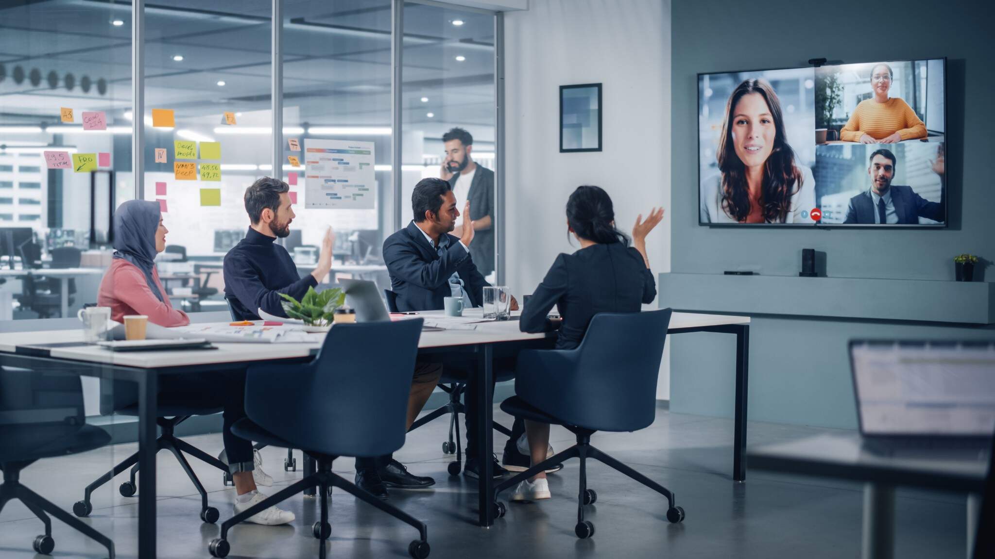 Radek Pavelka diskuterer hvordan man involverer medarbeidere og skaper innovasjonskultur i hele DACHSER-nettverket. Radek Pavelka diskuterer hvordan man involverer medarbeidere og skaper innovasjonskultur i hele DACHSER-nettverket.